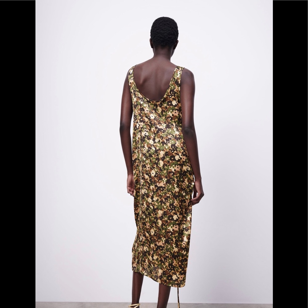 ⭐️ NEW Zara Flowy Printed Dress - Picture 5 of 8